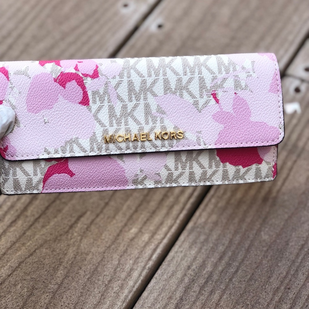 NWT Michael Kors Signature floral flat wallet - Picture 2 of 5